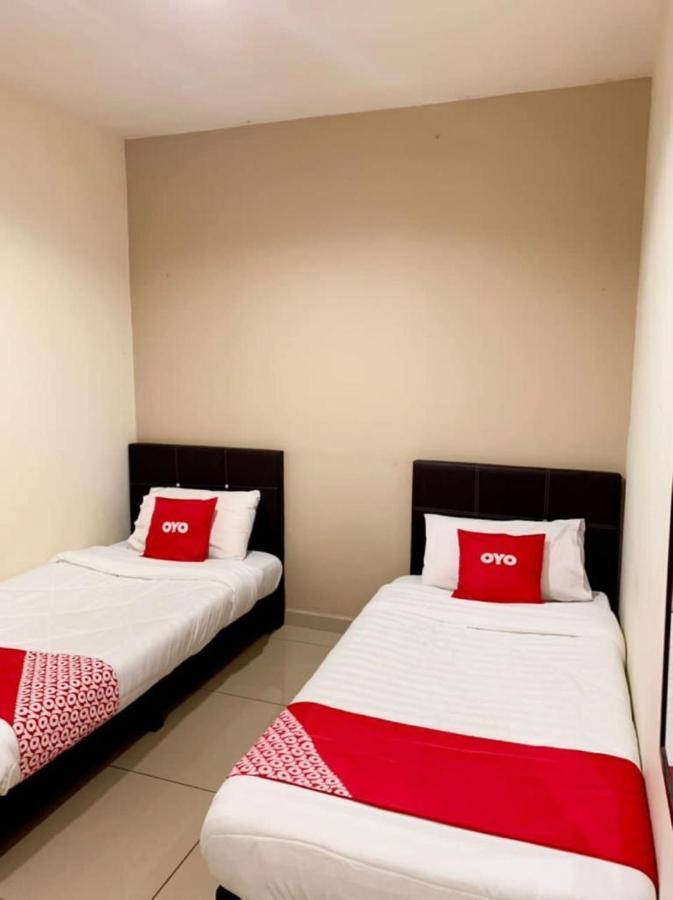 Semerah Suites Homestay Pontian Pontian Kecil Exteriör bild
