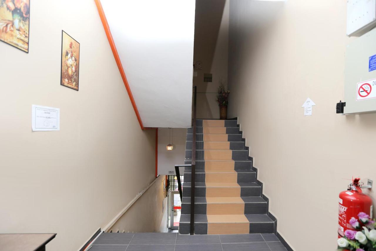Semerah Suites Homestay Pontian Pontian Kecil Exteriör bild