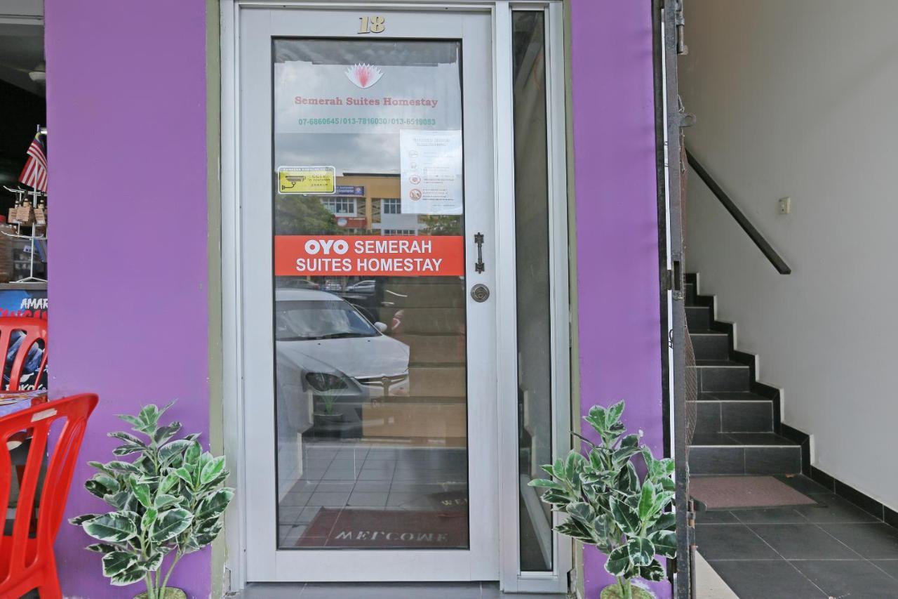 Semerah Suites Homestay Pontian Pontian Kecil Exteriör bild