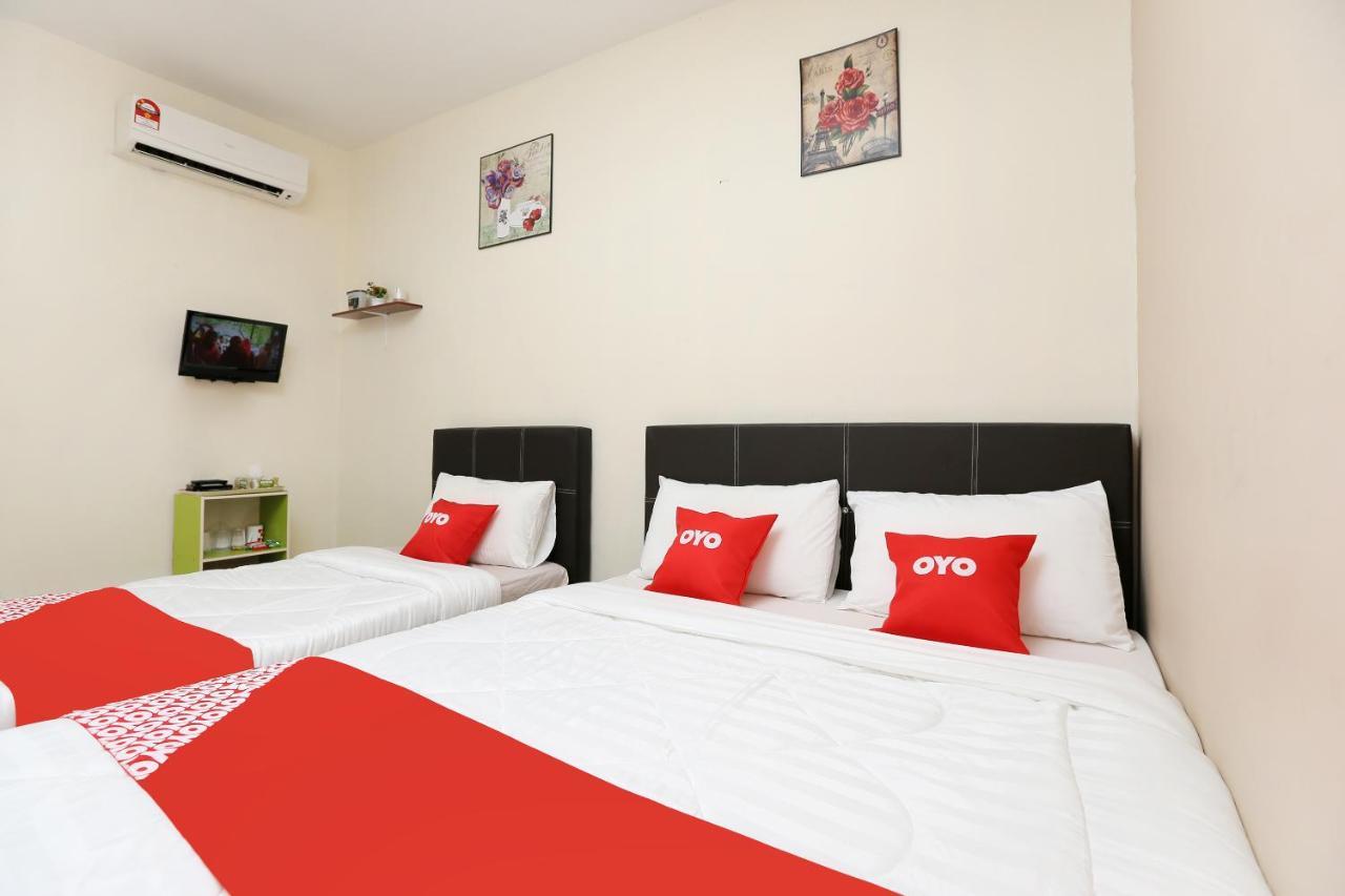 Semerah Suites Homestay Pontian Pontian Kecil Exteriör bild