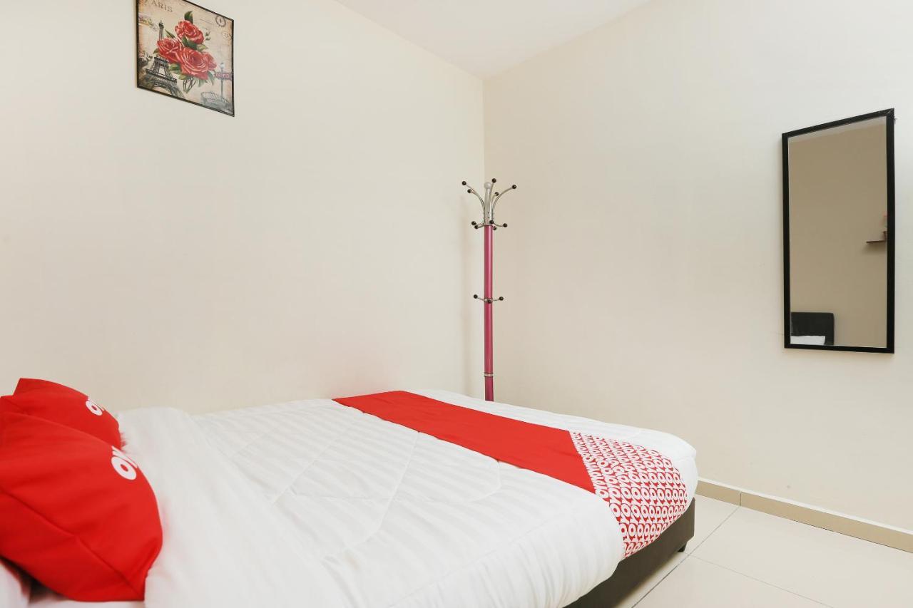 Semerah Suites Homestay Pontian Pontian Kecil Exteriör bild